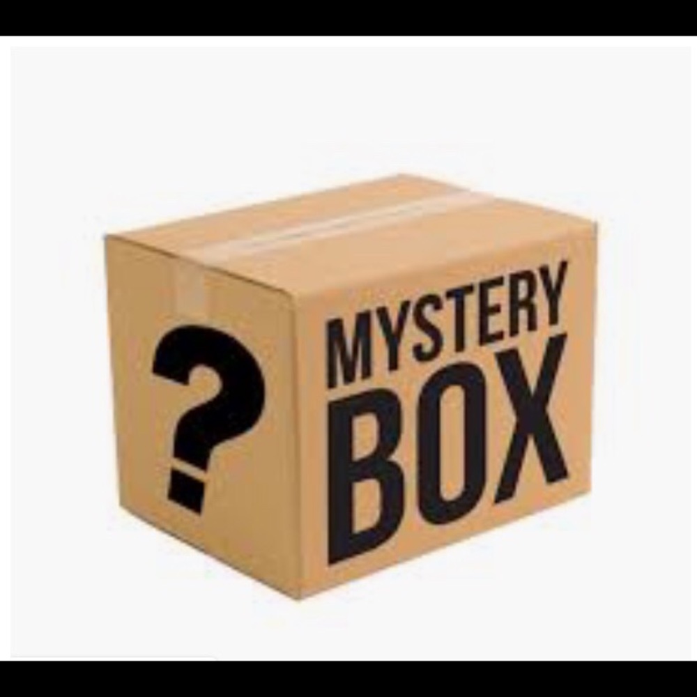 ⁉️ Mystery box of clothing, beauty & accessories!